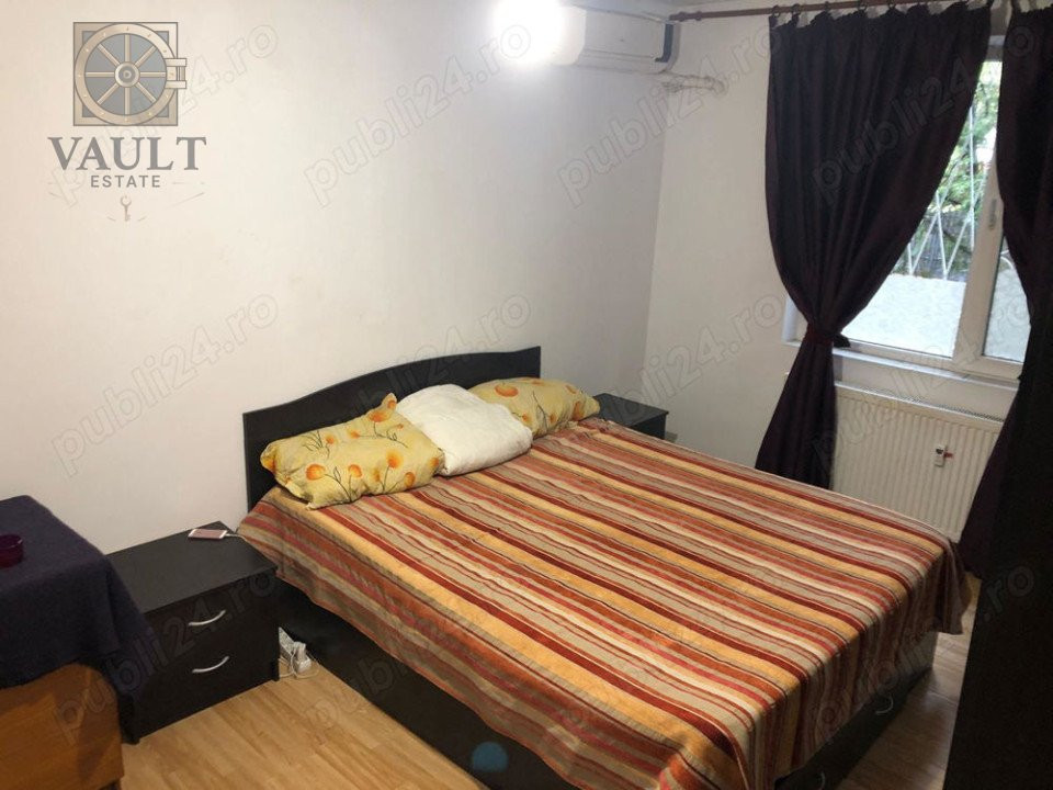 Apartament 4 camere - MOBILAT - zona APARATORII PATRIEI 