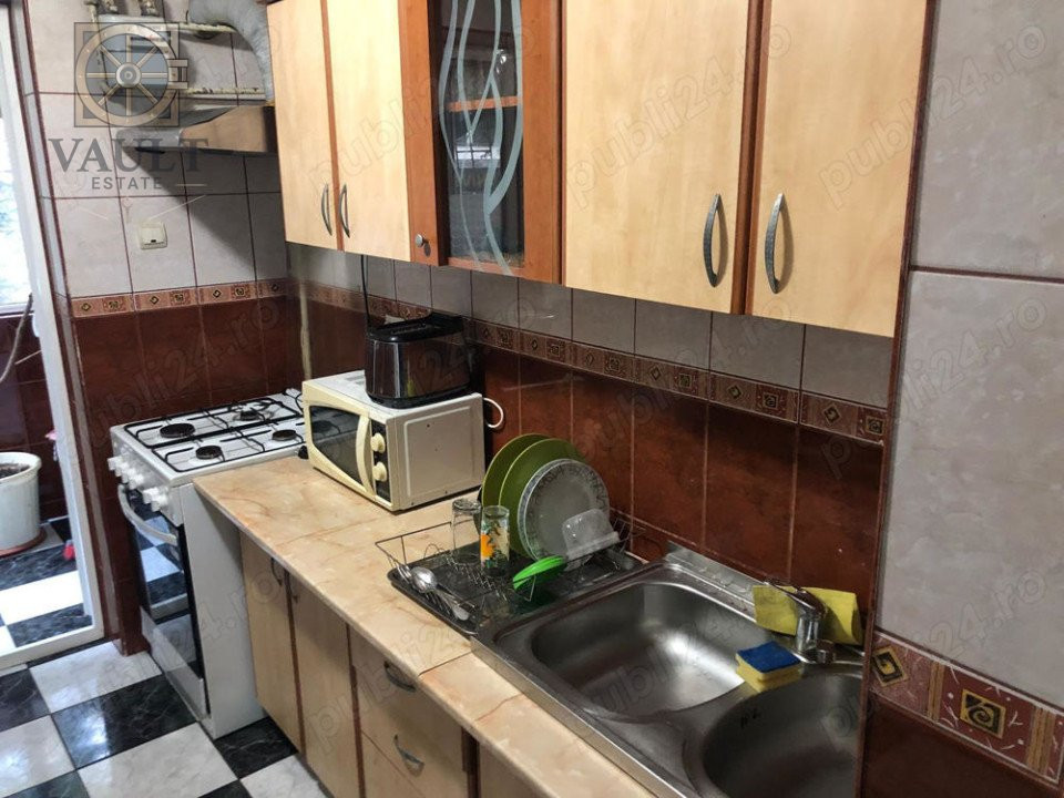 Apartament 4 camere - MOBILAT - zona APARATORII PATRIEI 