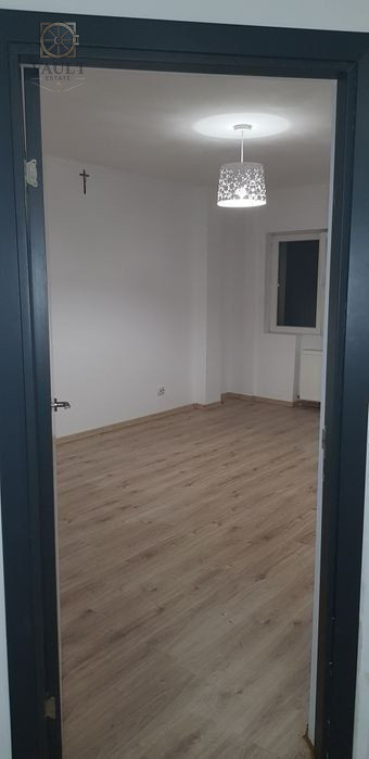 Apartament 3 camere - RENOVAT - zona UNIRII 