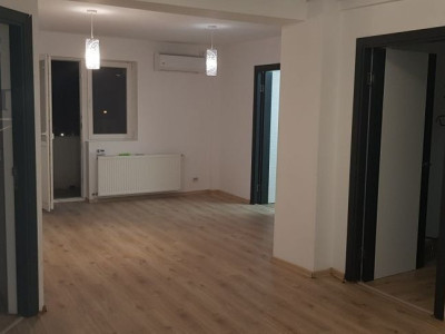 Apartament 3 camere - RENOVAT - zona UNIRII 