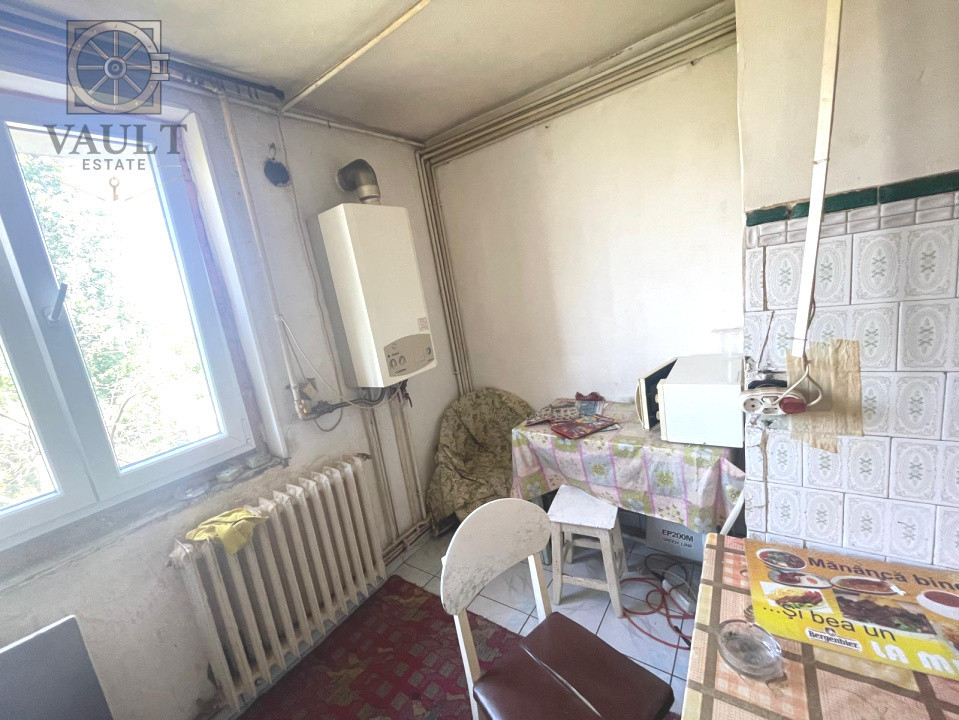 APARTAMENT 4 CAMERE-  CENTRALA TERMICA  - 1 Decembrie 1918
