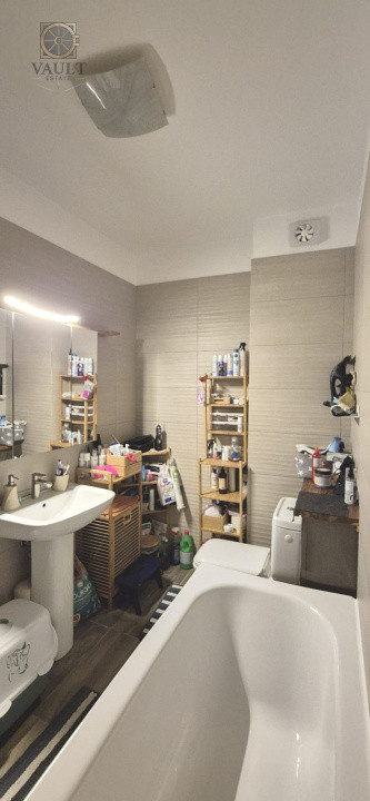 APARTAMENT 3 CAMERE DECOMANDAT+LOC DE PARCARE ,CARTIERUL SOLAR -BERCENI