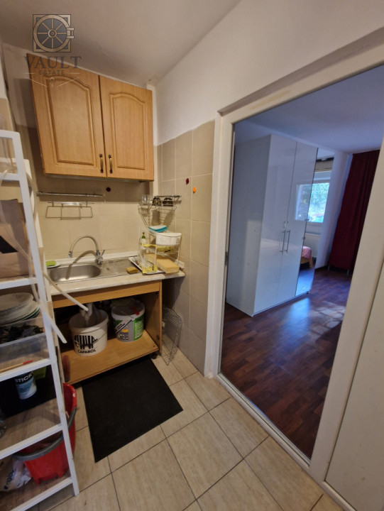 Doua garsoniere unite intr-un apartament - 5 minute de metrou - Ozana