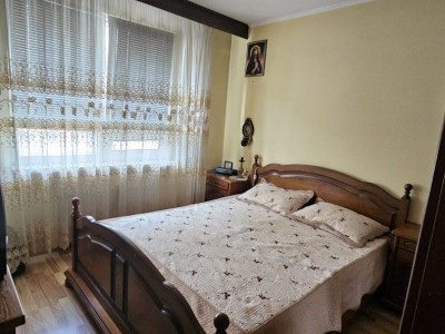  Apartament 3 camere- Decomandat- Bd Chisinau + Boxa 