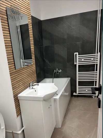 Garsoniera - RENOVATA - zona RAHOVA 