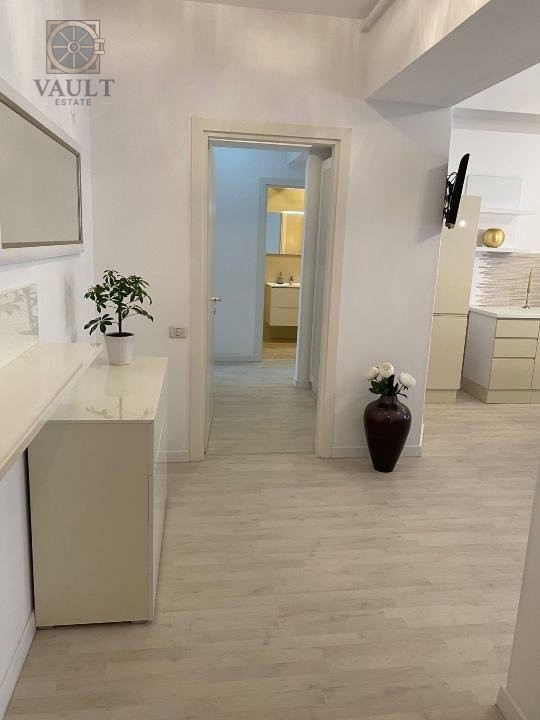 3 CAMERE - LUX - IANCU NICOLAE