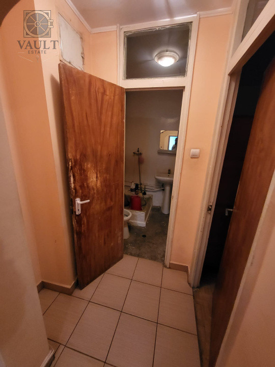 APARTAMENT 4 CAMERE-RAHOVA-BARCA-BLOC REABILITAT-2 BAI-2 BALCOANE