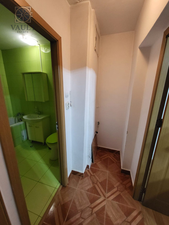 APARTAMENT 4 CAMERE-RAHOVA-BARCA-BLOC REABILITAT-2 BAI-2 BALCOANE