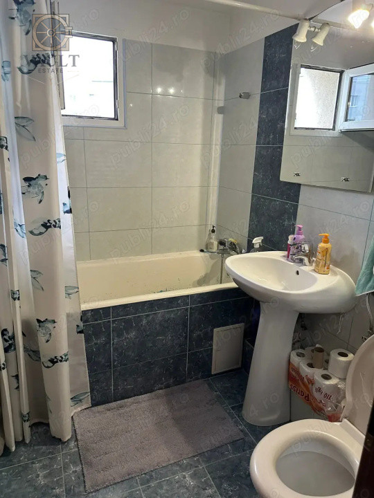 APARTAMENT 3 CAMERE - DECOMANDAT - DRISTOR