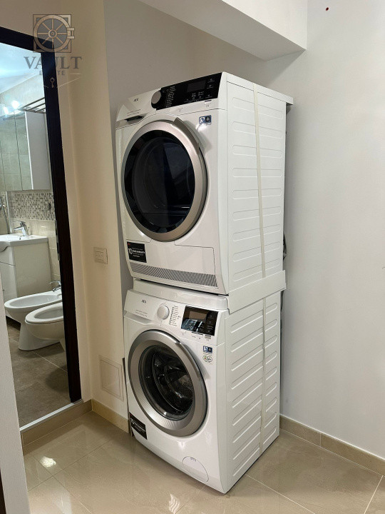 APARTAMENT 3 CAMERE-13 SEPTEMBRIE-CENTRALA-2 BAI-BLOC REABILITAT-HOL H