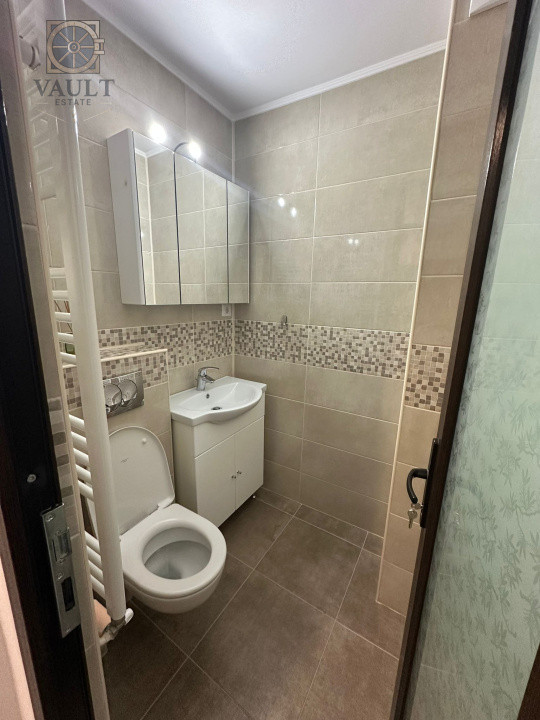 APARTAMENT 3 CAMERE-13 SEPTEMBRIE-CENTRALA-2 BAI-BLOC REABILITAT-HOL H