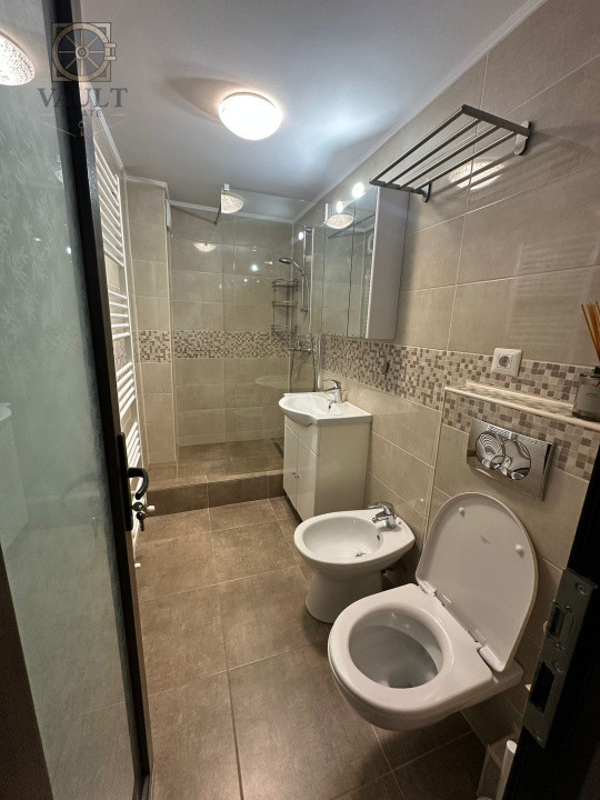 APARTAMENT 3 CAMERE-13 SEPTEMBRIE-CENTRALA-2 BAI-BLOC REABILITAT-HOL H