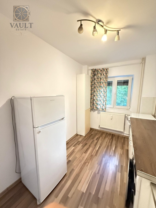 Apartament 2 camere 5 minute Metrou - an 1982 - OBOR 