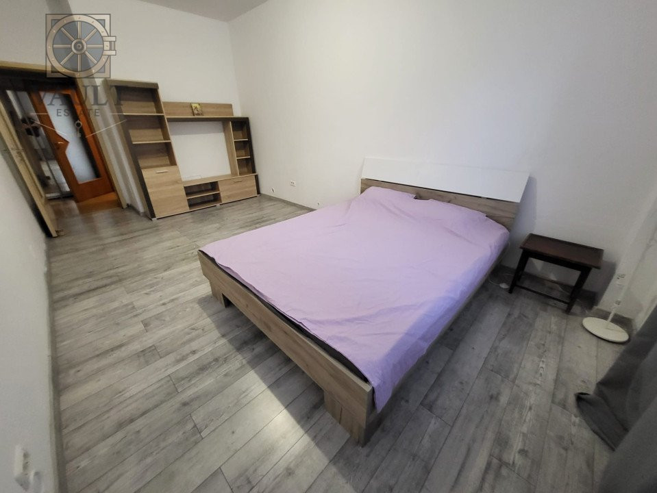 APARTAMENT 3 CAMERE-STRAULESTI