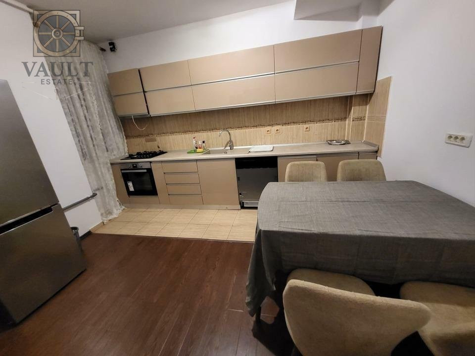 APARTAMENT 3 CAMERE-STRAULESTI