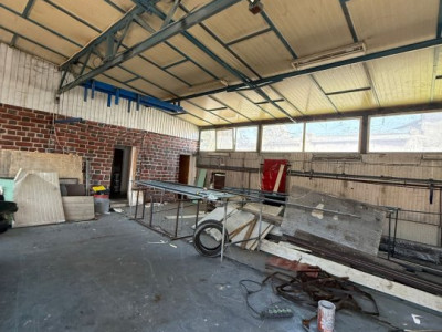 Teren 570 mp + constructie  locuibila + hala-Giulesti-Podul Grant