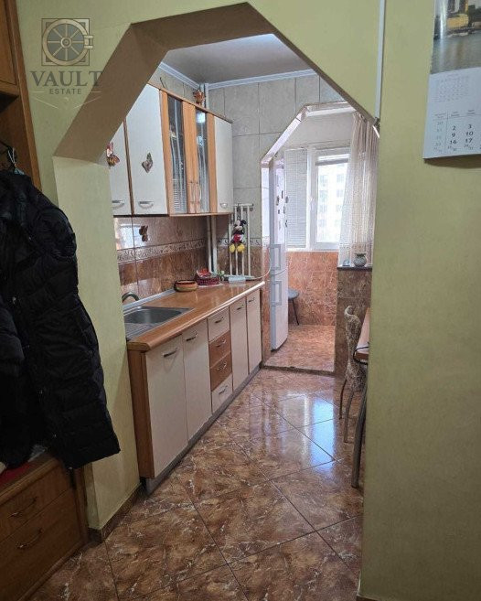  Apartament 3 camere- Decomandat- Bd Chisinau + Boxa 