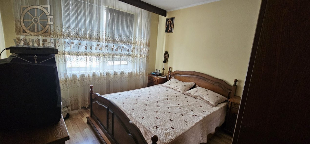  Apartament 3 camere- Decomandat- Bd Chisinau + Boxa 