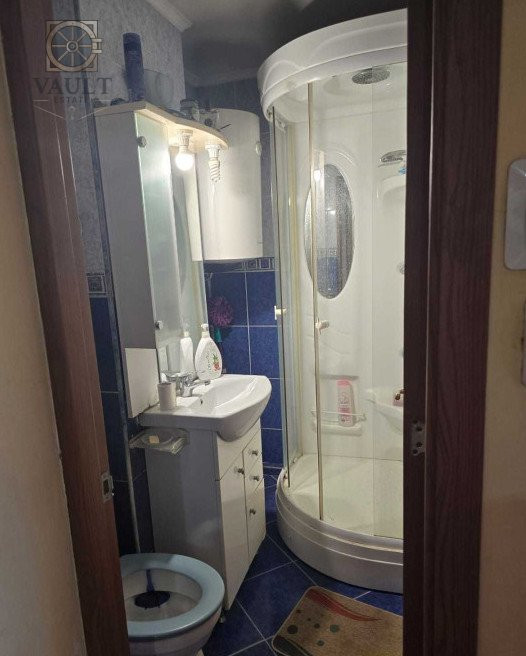  Apartament 3 camere- Decomandat- Bd Chisinau + Boxa 