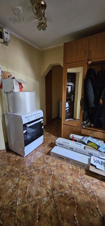  Apartament 3 camere- Decomandat- Bd Chisinau + Boxa 