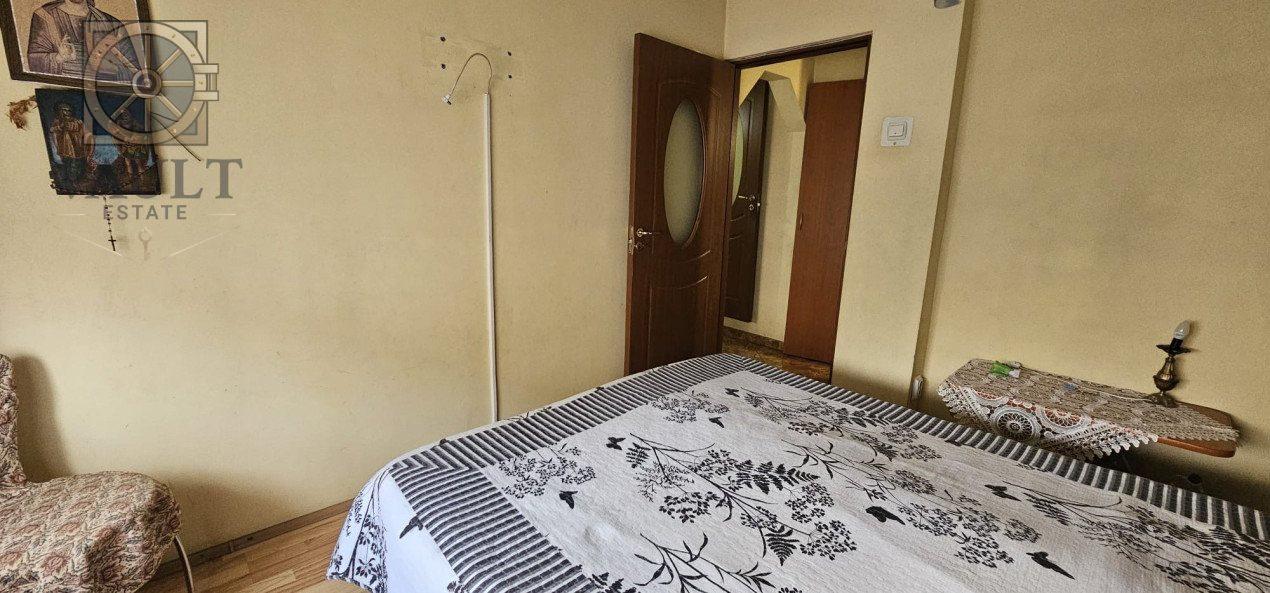  Apartament 3 camere- Decomandat- Bd Chisinau + Boxa 