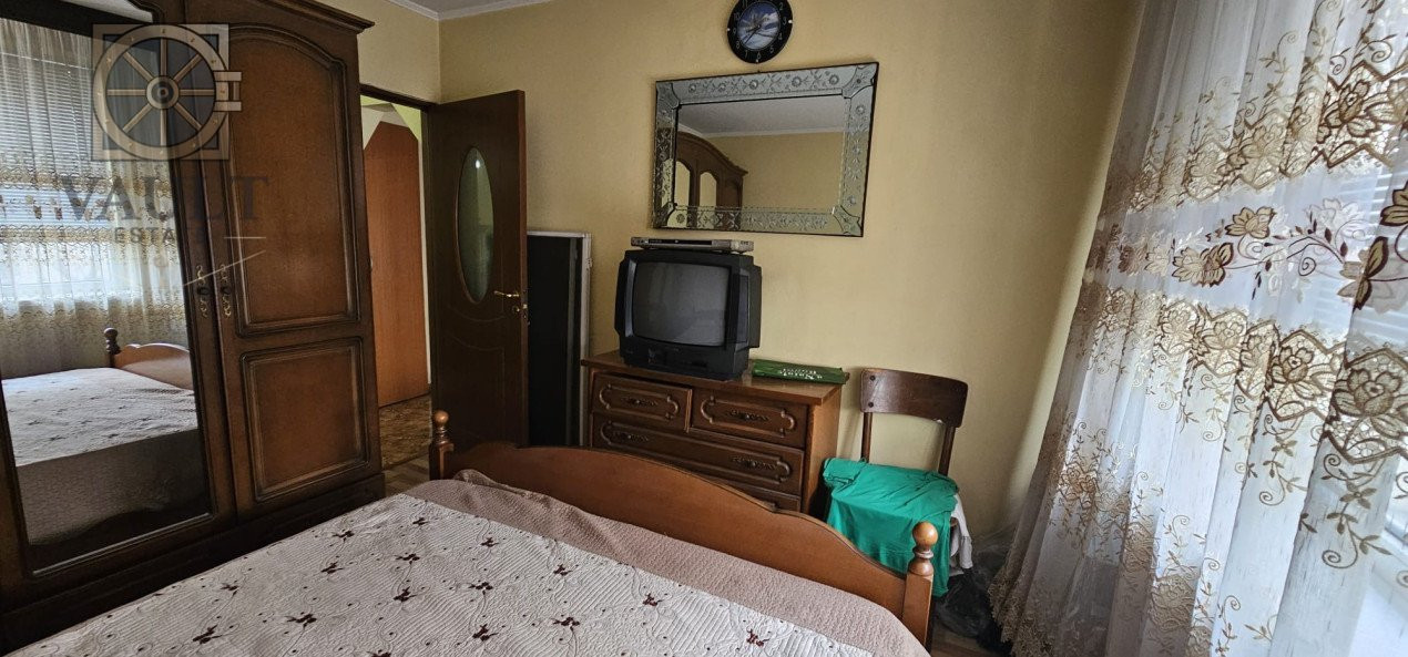  Apartament 3 camere- Decomandat- Bd Chisinau + Boxa 