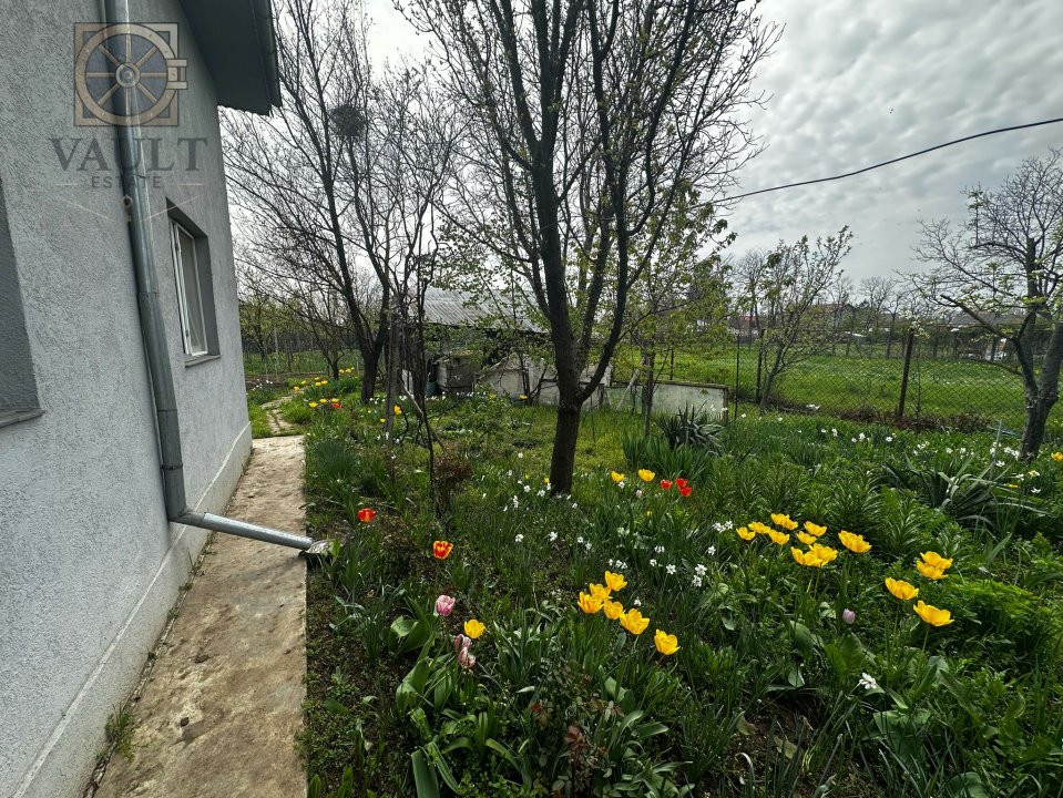 Casa/Villa Frumusani - Teren 1000 mp -