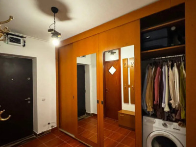 Garsoniera - Decomandata -41 mp - Nerva Traian-Bloc 1994