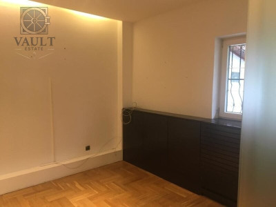 Vila - Palatul Cotroceni -  90 mp Curte