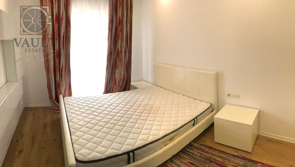 Inchiriere apartament 2 camere cu vedere la piscina - cartier Cosmopolis