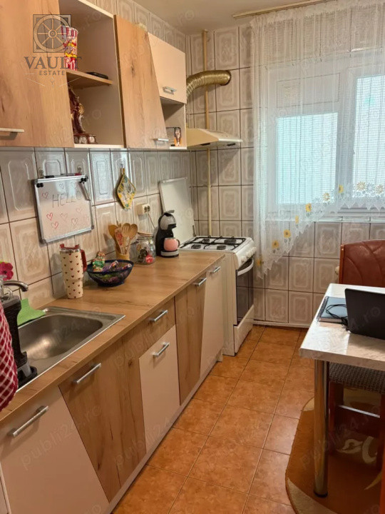 APARTAMENT 3 CAMERE-MARGEANULUI-BARNOVA-BLOC REABILITAT-2 BAI-BOXA