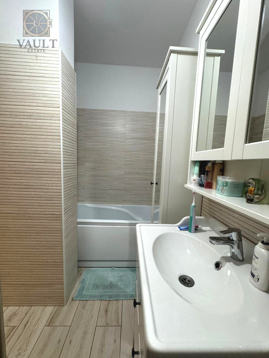 3 CAMERE 130 MP - terasa de 58 mp - priveliste panoramica + loc parcare