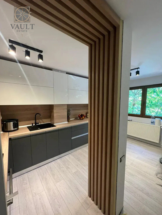 APARTAMENT 3 CAMERE - RENOVAT - PIATA VICTORIEI