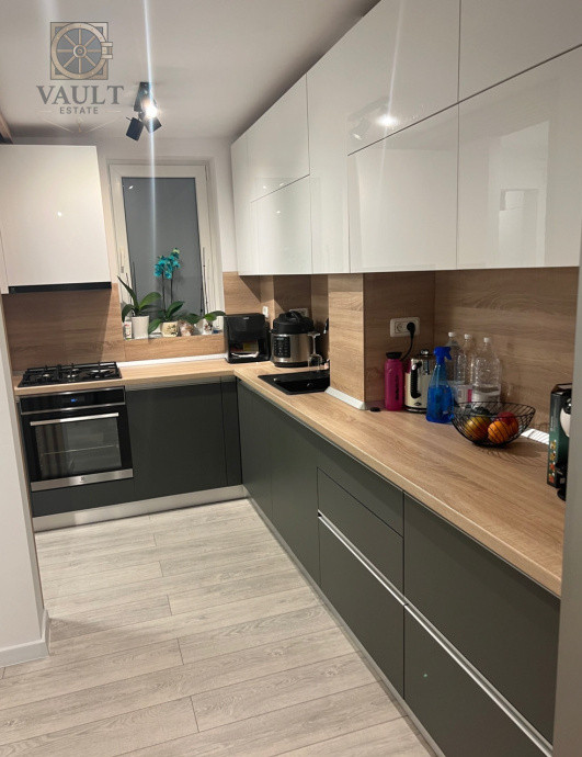 APARTAMENT 3 CAMERE - RENOVAT - PIATA VICTORIEI