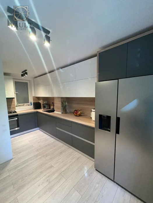 APARTAMENT 3 CAMERE - RENOVAT - PIATA VICTORIEI