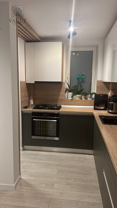 APARTAMENT 3 CAMERE - RENOVAT - PIATA VICTORIEI