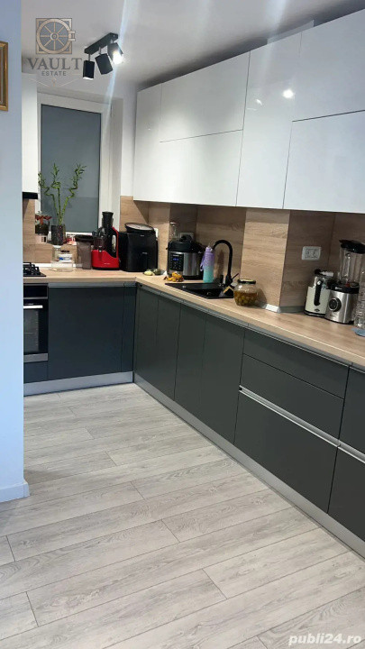 APARTAMENT 3 CAMERE - RENOVAT - PIATA VICTORIEI