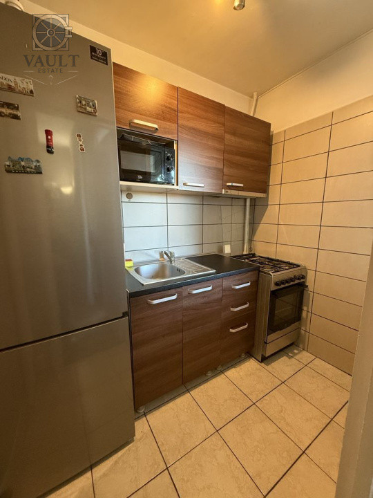 Garsoniera MOBILATA/UTILATA - lux - 2 MINUTE - Costin Georgian -