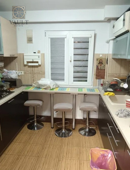 Apartament 3 camere - ETAJ 1 - CENTRALA PROPRIE - zona ALEXANDRU OBREGIA