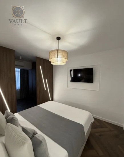 Apartament 3 camere - LA CHEIE - zona STEFAN CEL MARE 