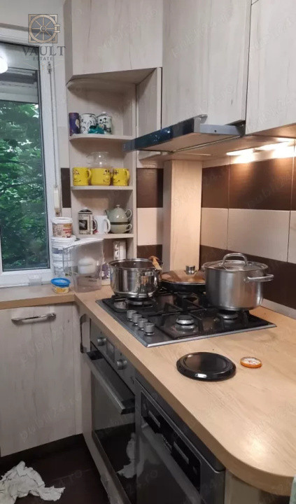 Apartament 3 camere Bercen-Bulevardul Alexandru Obregia-Centrala proprie