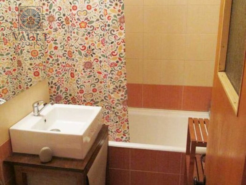 Garsoniera - Langa metrou - Gorjului - Piata veteranilor - An 1981