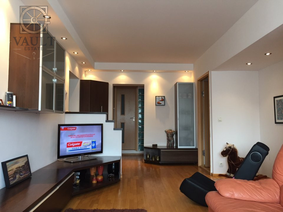 APARTAMENT 3 CAMERE SEMIDECOMANDAT  CU LOC DE PARCARE -CALEA VACARESTI