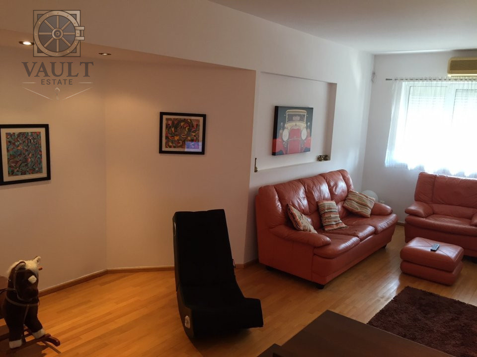 APARTAMENT 3 CAMERE SEMIDECOMANDAT  CU LOC DE PARCARE -CALEA VACARESTI