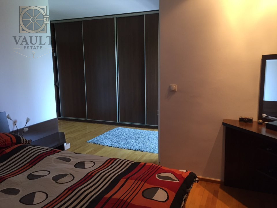 APARTAMENT 3 CAMERE SEMIDECOMANDAT  CU LOC DE PARCARE -CALEA VACARESTI