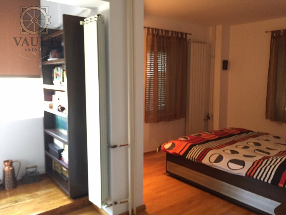 APARTAMENT 3 CAMERE SEMIDECOMANDAT  CU LOC DE PARCARE -CALEA VACARESTI