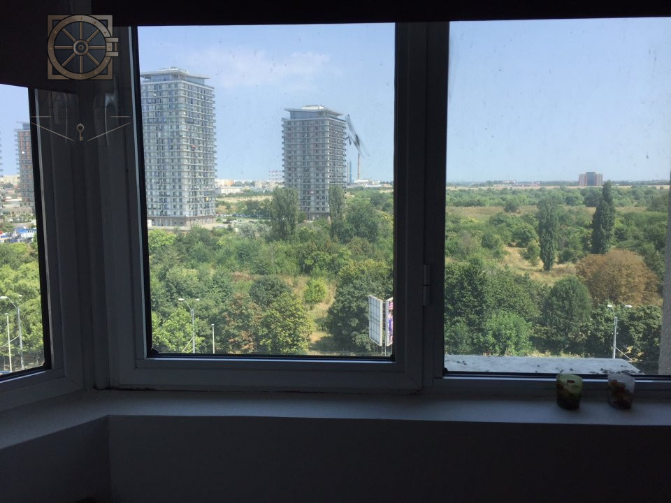 APARTAMENT 3 CAMERE SEMIDECOMANDAT  CU LOC DE PARCARE -CALEA VACARESTI