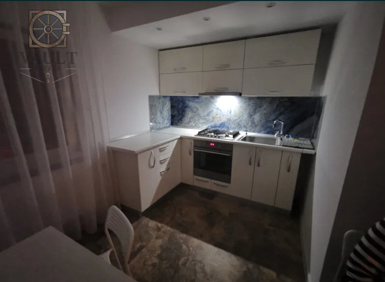 Garsoniera - ETAJ 1 - BLOC ANVELOPAT - zona RAHOVA 