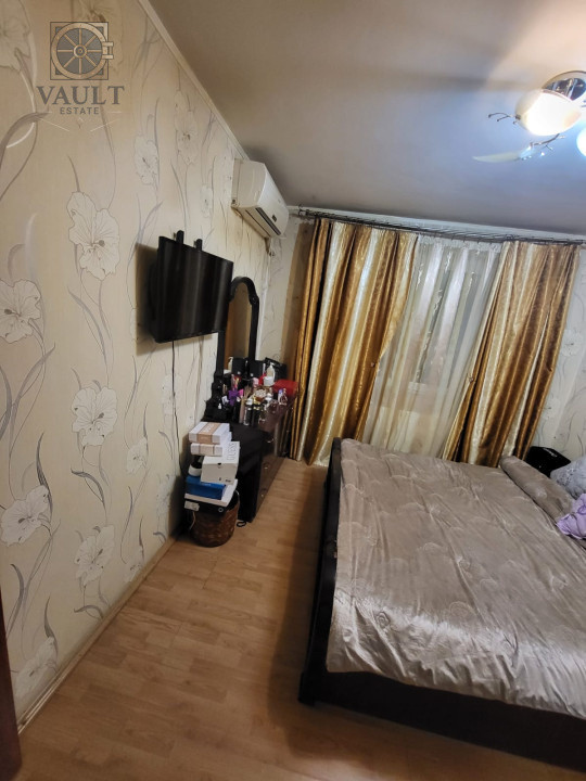 APARTAMENT 3 CAMERE-RAHOVA-BUZOENI-CENTRALA-ETAJ 1-DECOMANDAT-CENTRALA