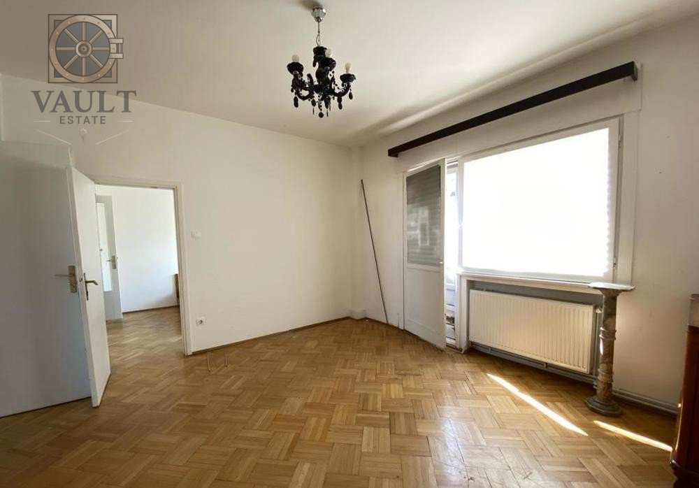 Apartament 3 camere - Decomandat / Langa Universitate